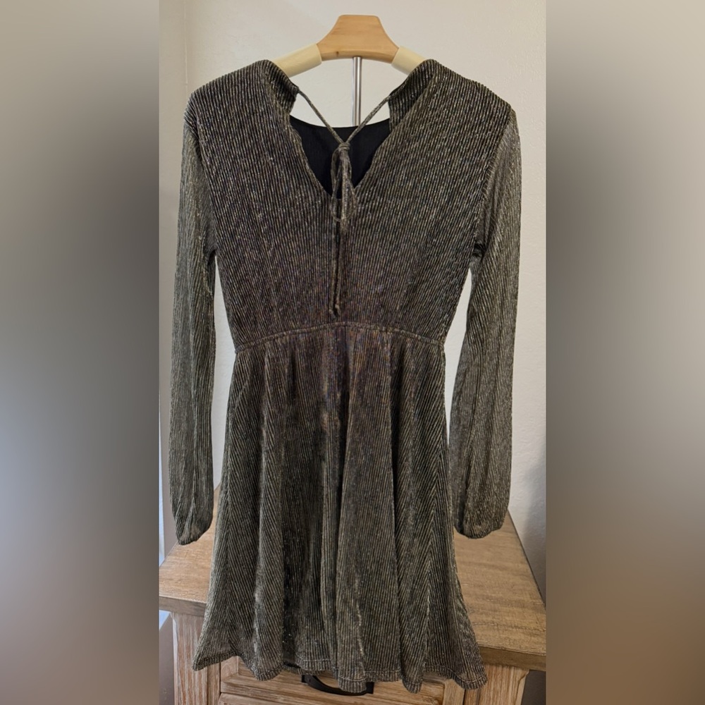 5 for $20 Deal- Xhilaration Gold Vintage Look Shimmer Dress- Size XS - Picture 7 of 7